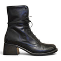 Tronchetto stringato in pelle nera