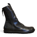Biker in pelle nera con zip posteriore