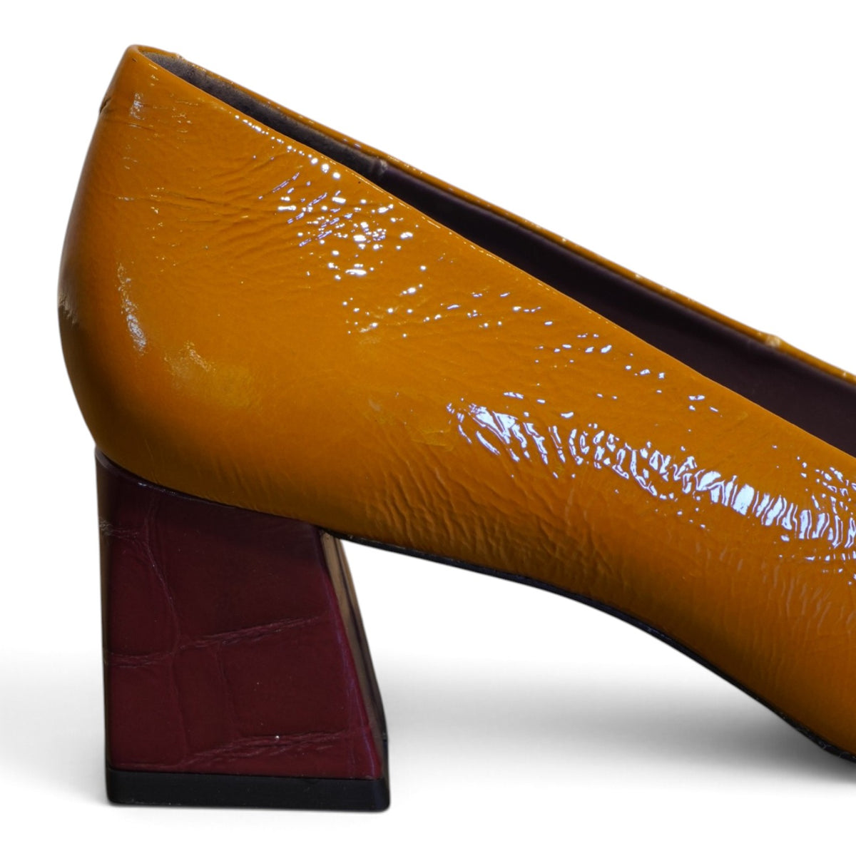 Décolleté senape e bordeaux in pelle con tacco largo