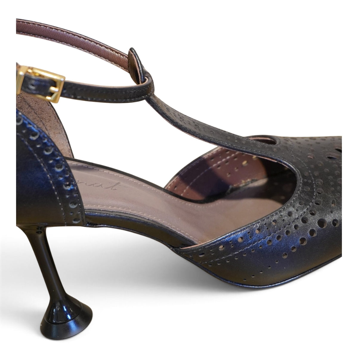 Mary Jane T-bar nera in pelle traforata