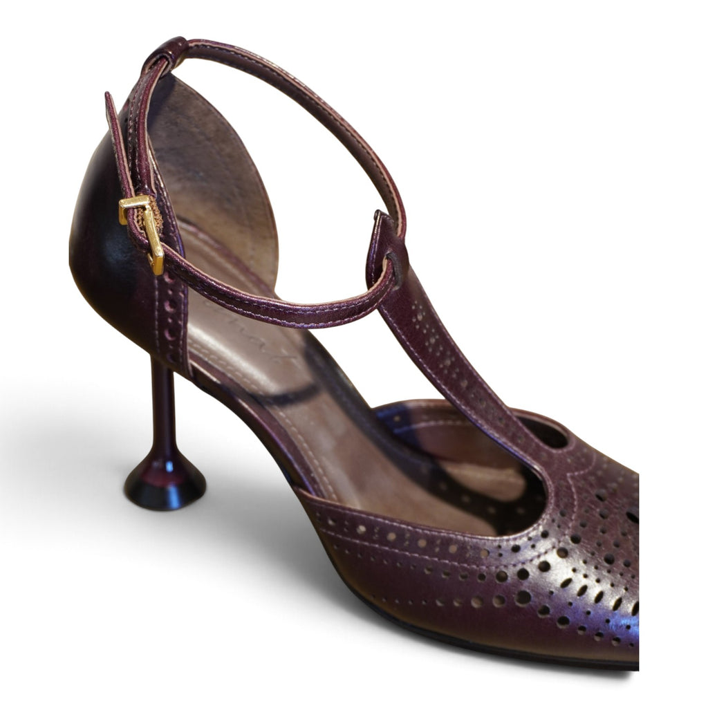Mary Jane T-bar bordeaux in pelle traforata