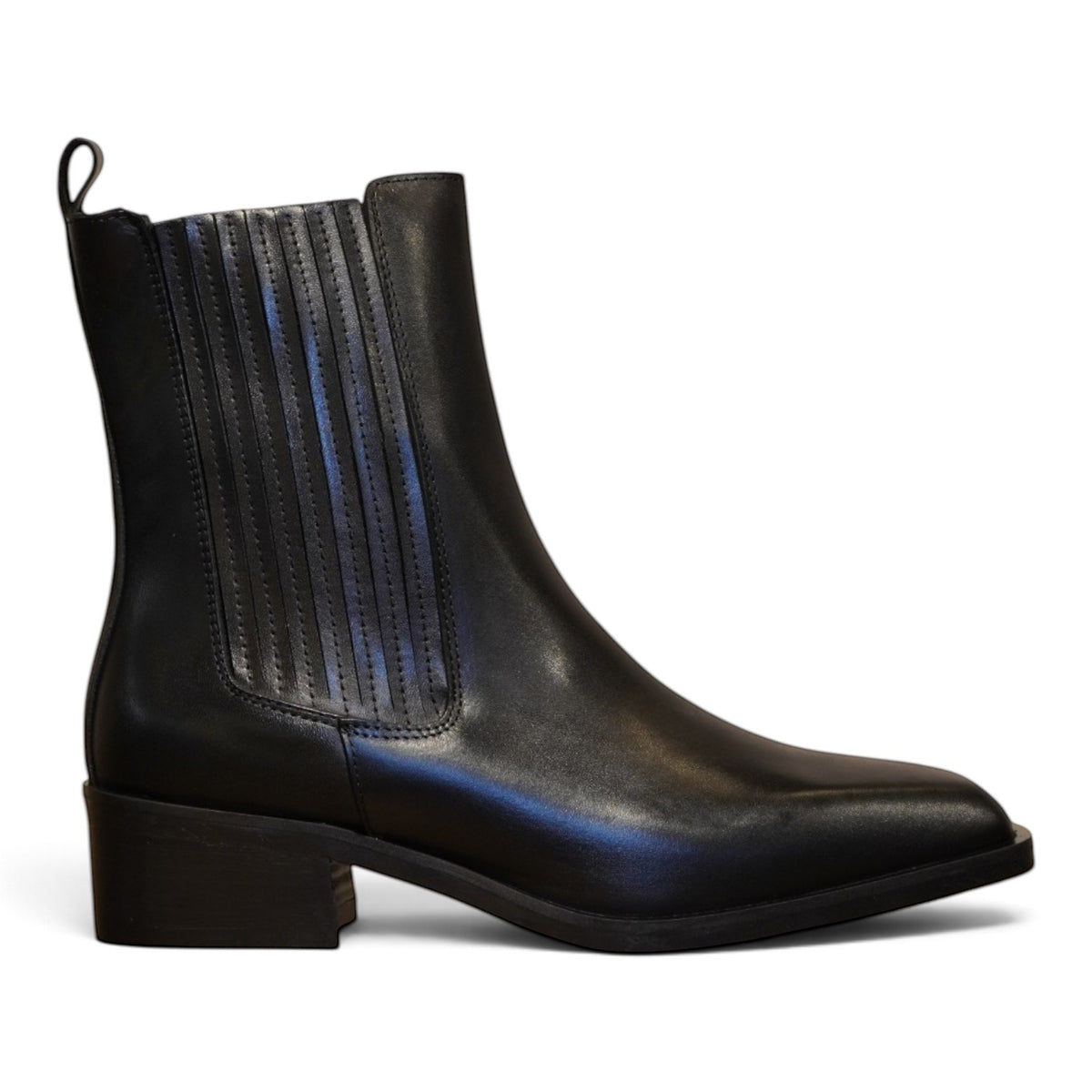 Chelsea boot nero in pelle con elastici impunturati