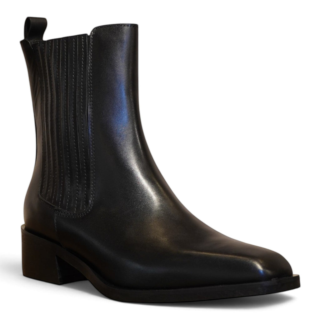Chelsea boot nero in pelle con elastici impunturati