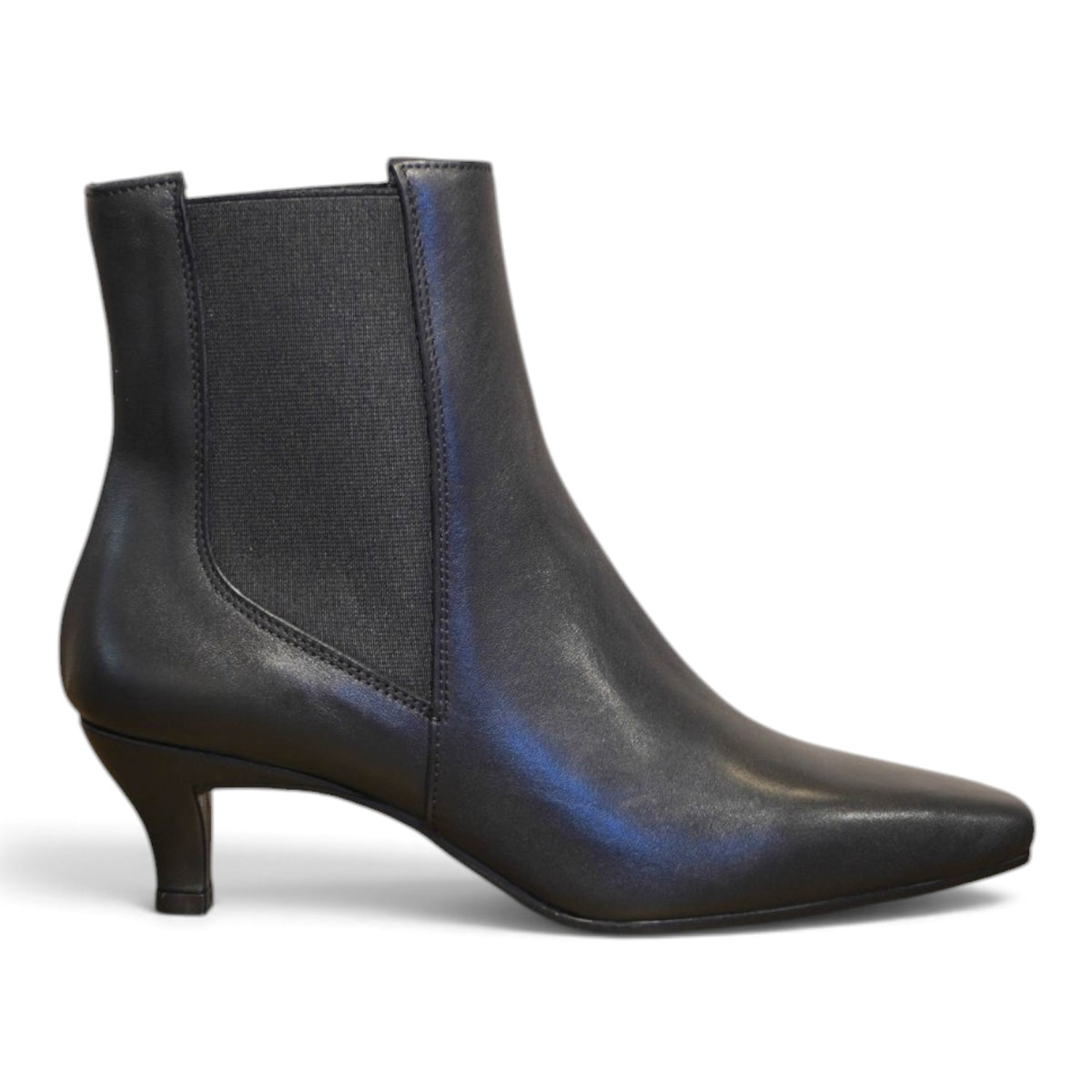 Tronchetto Chelsea nero con tacco kitten
