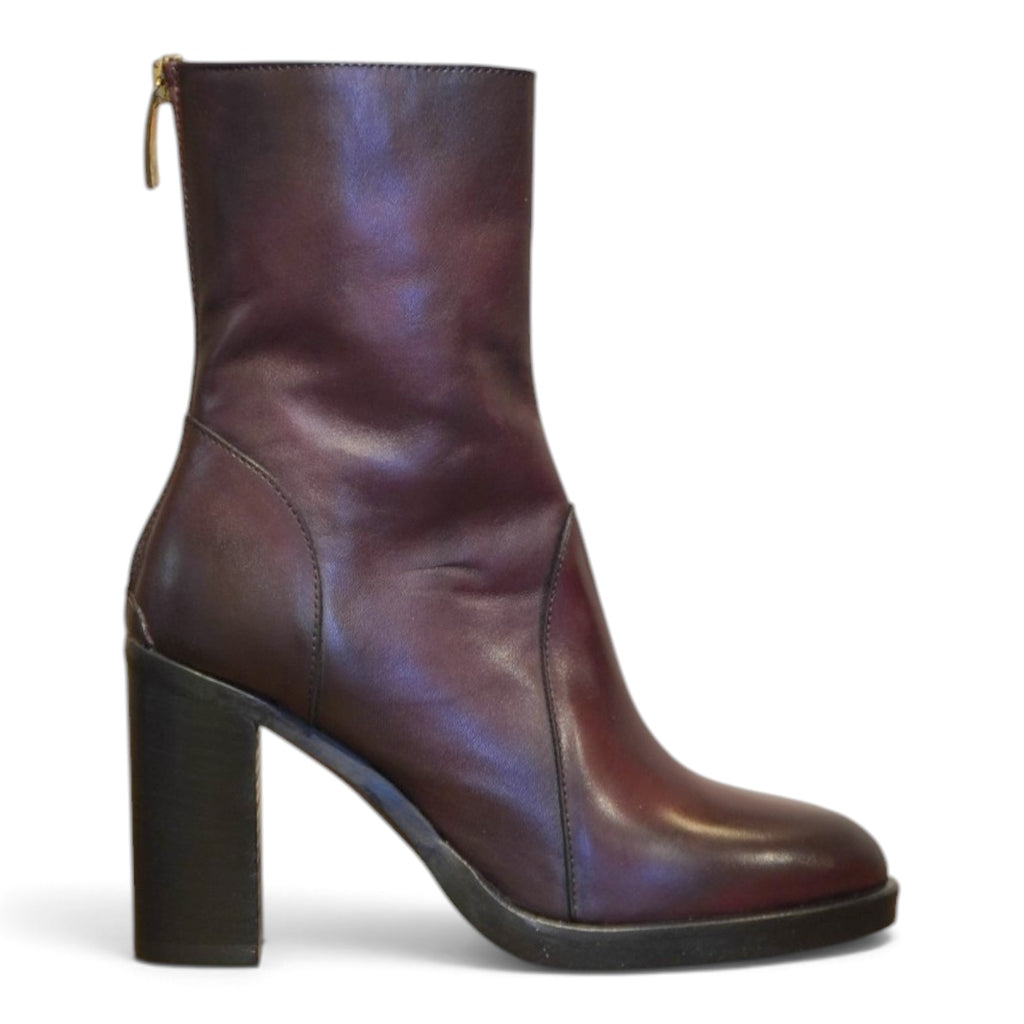 Tronchetto bordeaux in pelle con tacco alto e zip