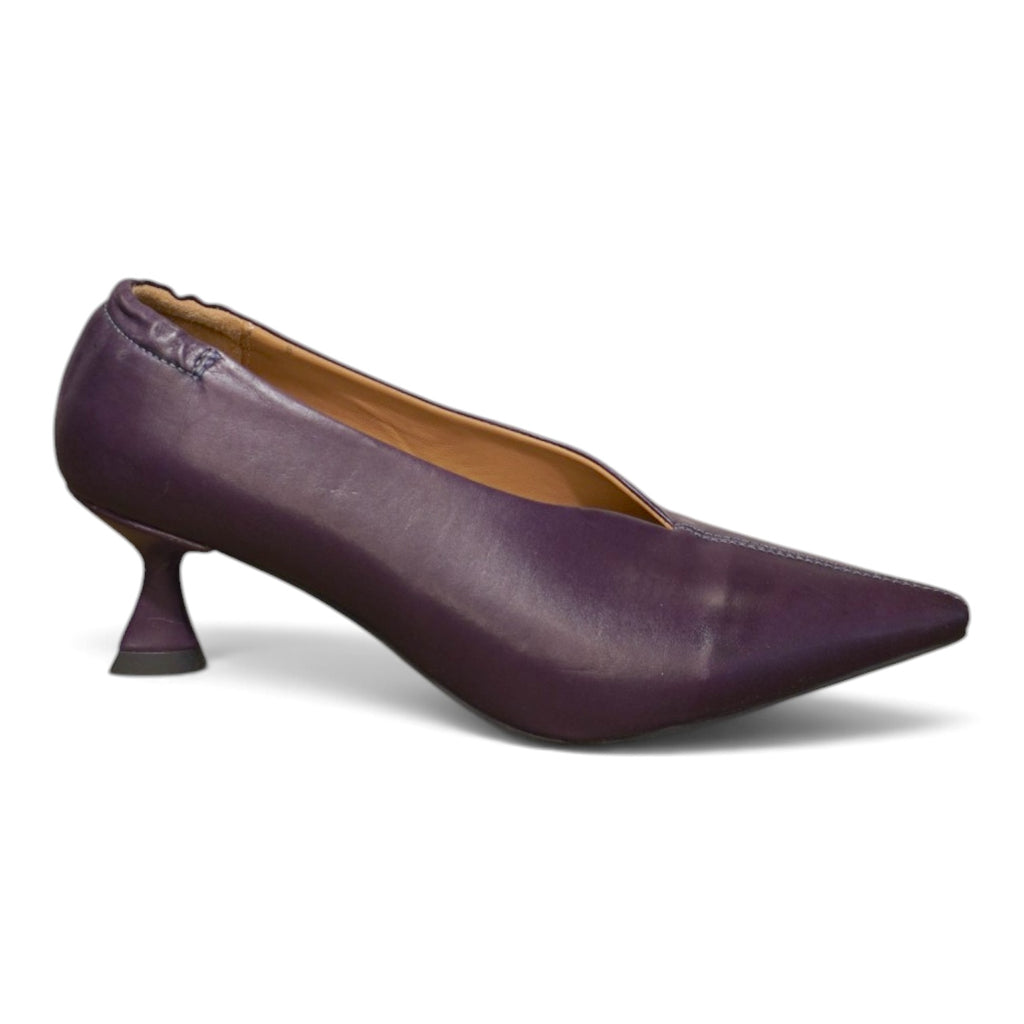 Décolleté classica prugna in pelle con tacco kitten